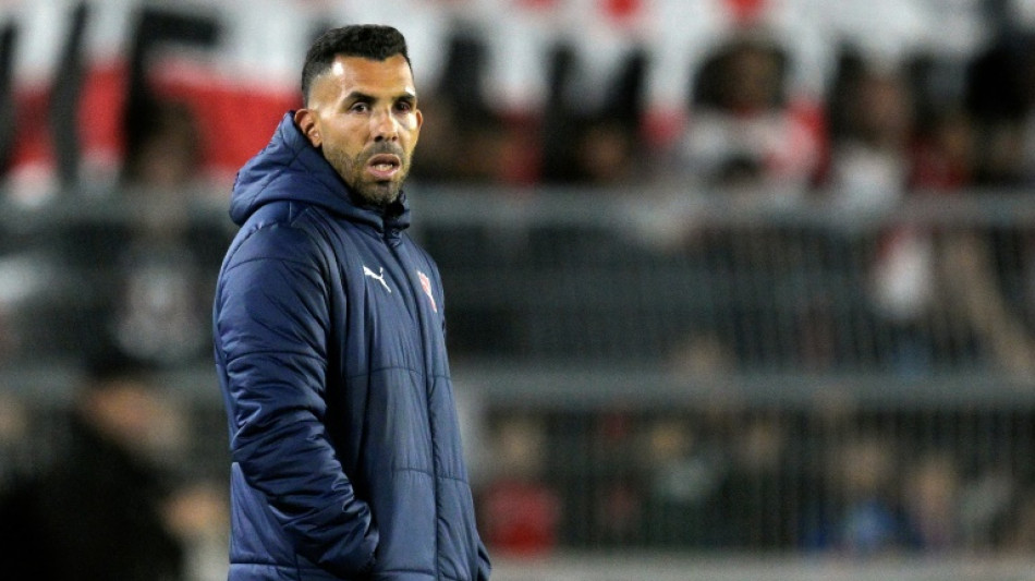 Carlos Tevez pede demiss&atilde;o e n&atilde;o &eacute; mais t&eacute;cnico do Independiente