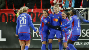 Barca cruise into Women's Champions League last eight with Paralluelo double