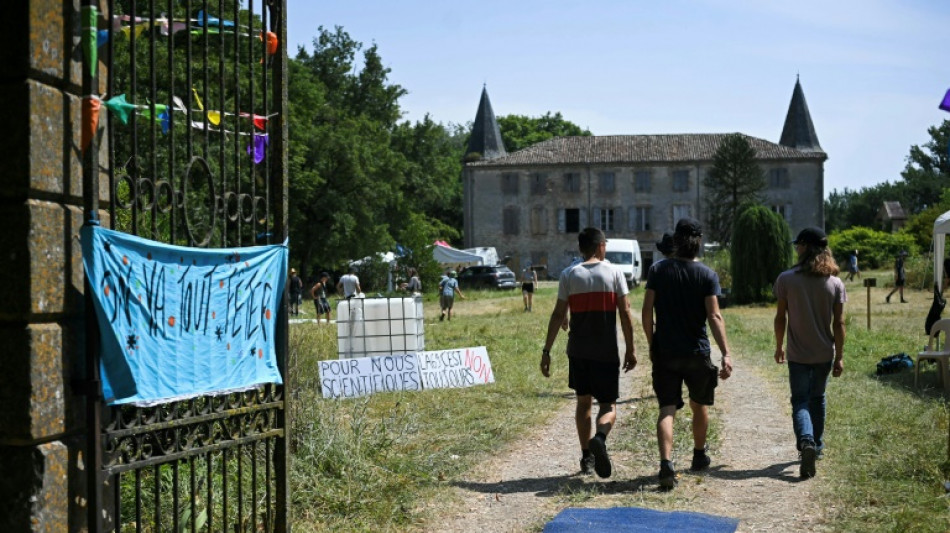 Malgr&eacute; son interdiction, une mobilisation anti-A69 &agrave; proximit&eacute; du chantier