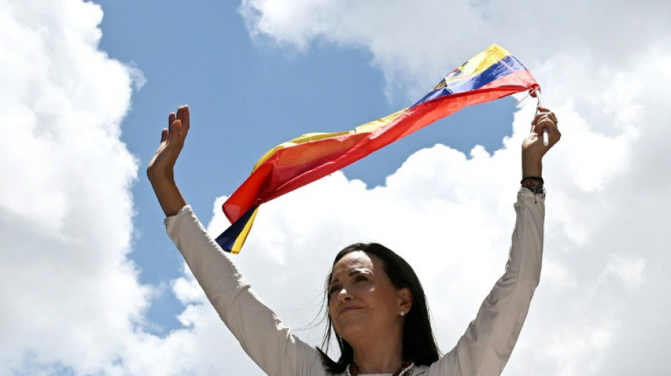 "Todos sabemos qui&eacute;n es el presidente electo", dice Machado ante investidura de Maduro