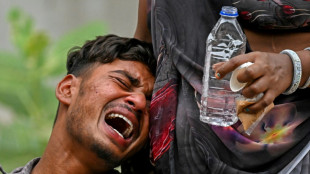 Familiares asisten a los funerales de las v&iacute;ctimas del accidente de Air India