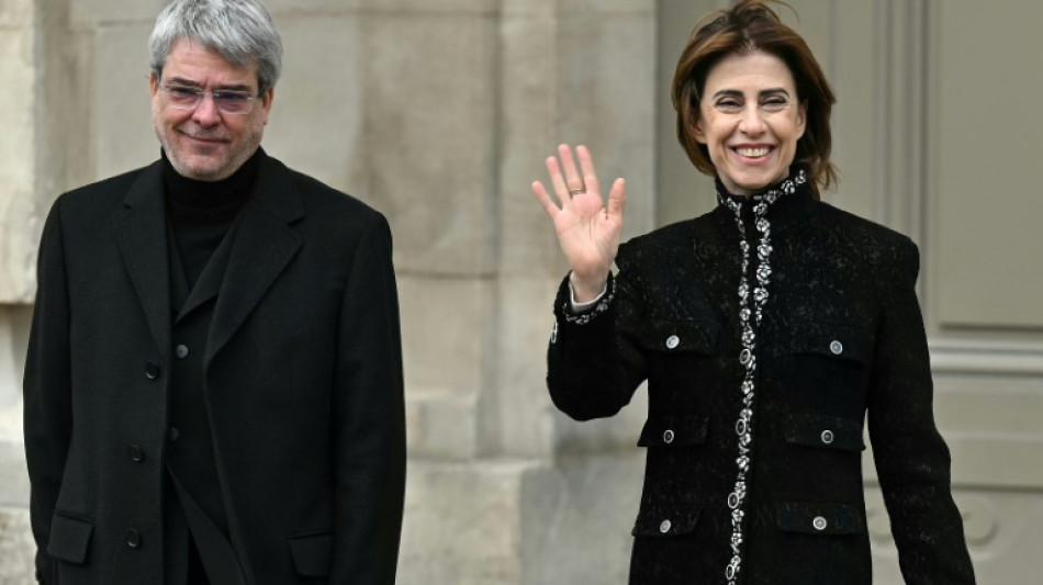 Chanel apresenta cole&ccedil;&atilde;o leve e colorida; Fourni&eacute; convida os amigos