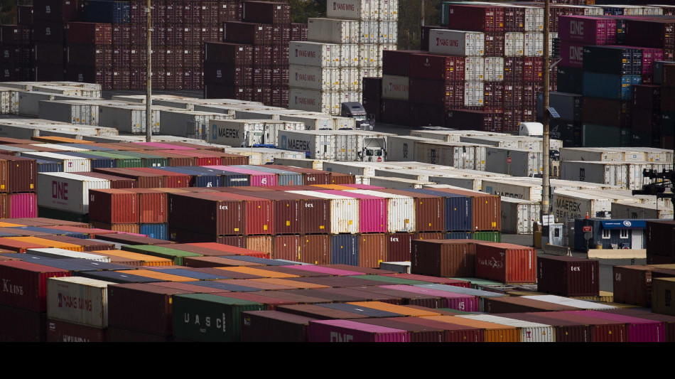 Deficit commerciale Usa sale a maggio del 18,7% a 71,5 miliardi