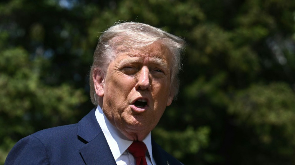 Trump annonce au moins 25% de surtaxe sur les produits d'une douzaine de pays, dont le Japon