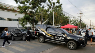Jair Bolsonaro passar&aacute; noite no hospital ap&oacute;s "sentir-se mal"