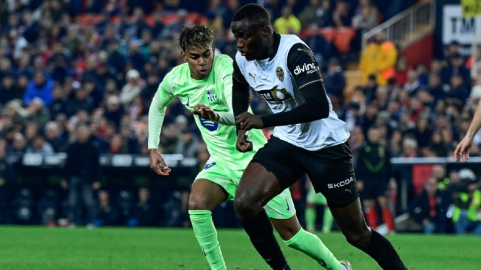 Historia del f&uacute;tbol espa&ntilde;ol, el Valencia lucha por la supervivencia