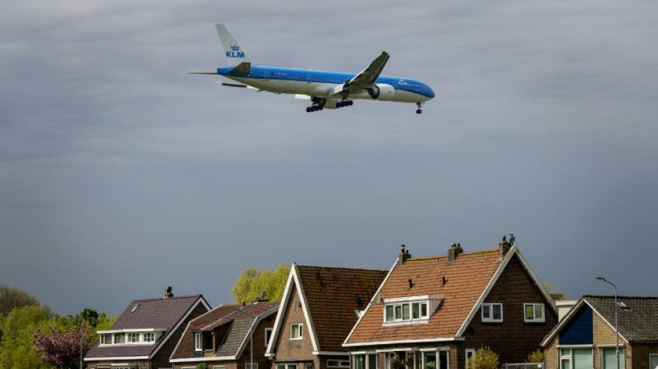 Den Haag legt  geplante Reduzierung von Fl&uuml;gen in Amsterdam-Schiphol auf Eis