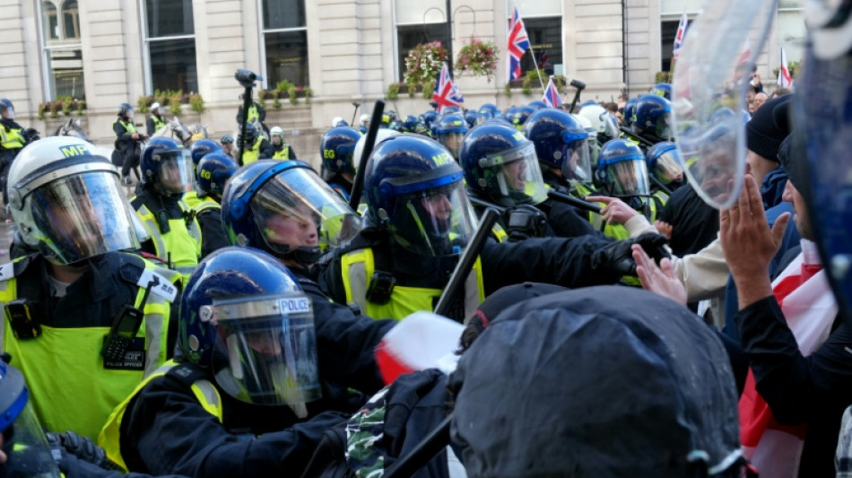Bis zu 150.000 Teilnehmer bei rechtsextremer Demo in London