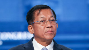 Junta birmana celebra d&iacute;a de independencia con desfile militar en la capital