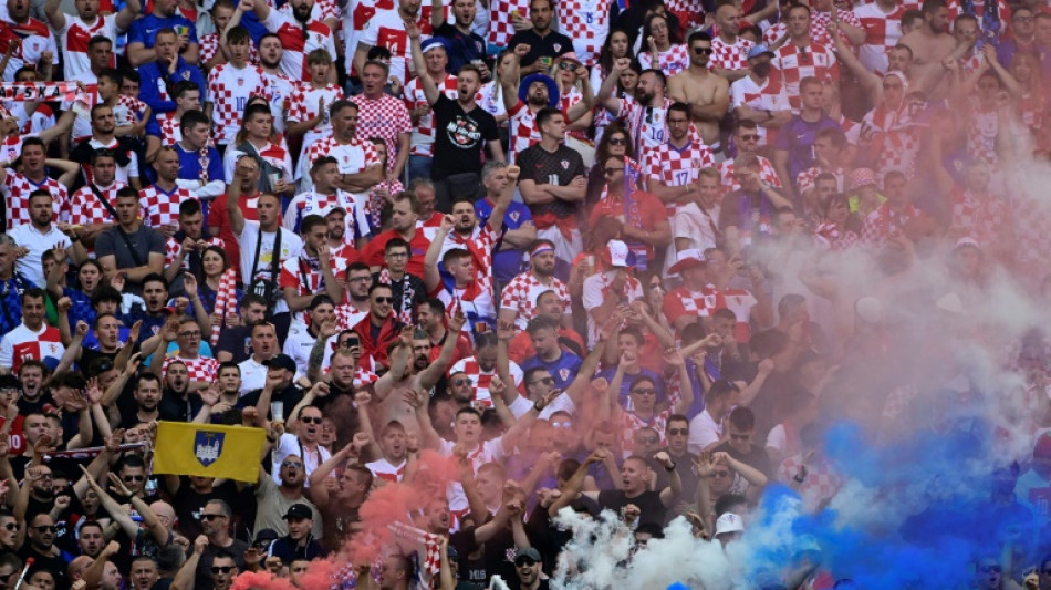 Uefa imp&otilde;e nova multa &agrave; Cro&aacute;cia por comportamento de torcedores