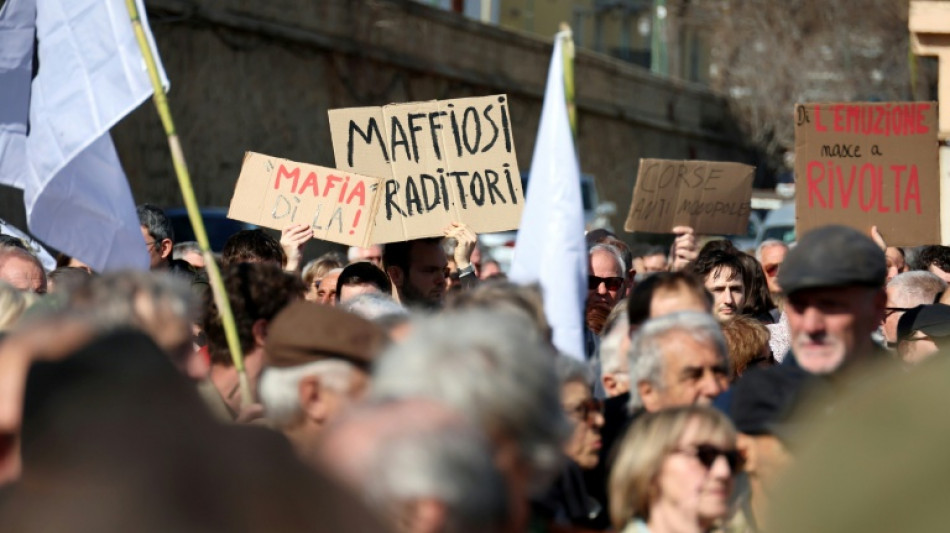 En Corse, cr&eacute;ation d'une "coordination antimafia" pour "&eacute;largir la lutte" 