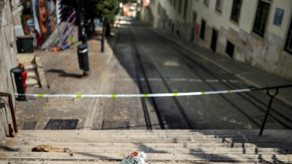 Onze estrangeiros e cinco portugueses morreram no acidente com bonde em Lisboa