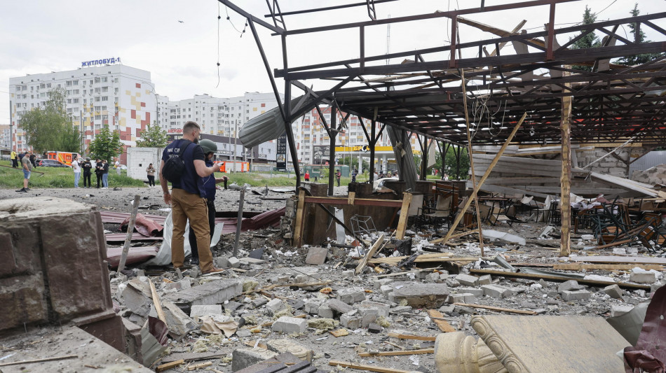 Kiev, '7 morti nei raid russi sulla citt&agrave; di Kharkiv'