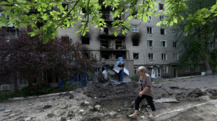 Ukraine: 17 morts dans des frappes pr&egrave;s d'Odessa, Kiev reprend un &icirc;lot strat&eacute;gique