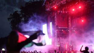 Los raperos norirlandeses Kneecap niegan cualquier apoyo a Hezbol&aacute; tras la imputaci&oacute;n de un miembro del grupo