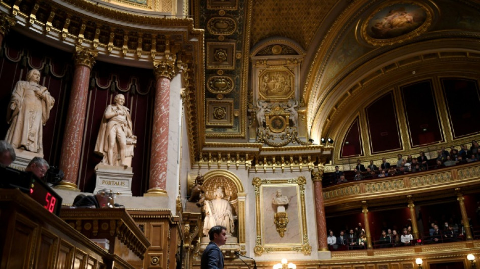 Retraites: le gouvernement tend la main &agrave; la droite &agrave; l'ouverture des d&eacute;bats au S&eacute;nat