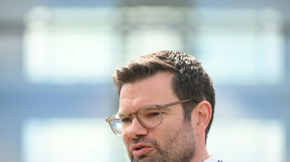 Buschmann: Maskenpflicht in Innenr&auml;umen wird auch k&uuml;nftig eine Rolle spielen