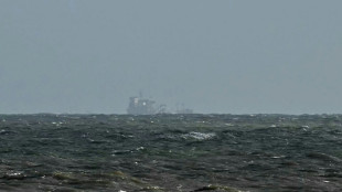 Inc&ecirc;ndio continua ap&oacute;s colis&atilde;o de navios no Mar do Norte, sem sinais de contamina&ccedil;&atilde;o