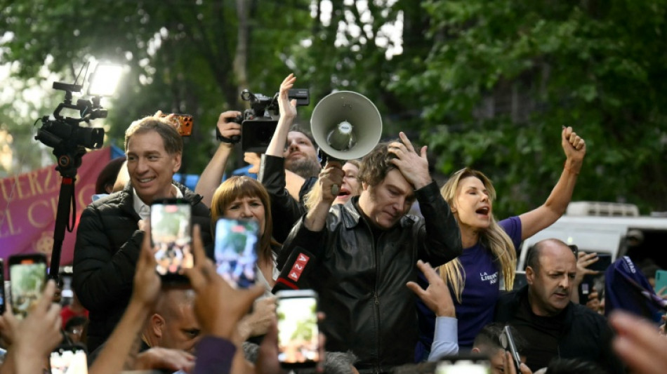 Argentinos se preguntan hasta cu&aacute;ndo "tolerar"  la austeridad de Milei, dice un economista