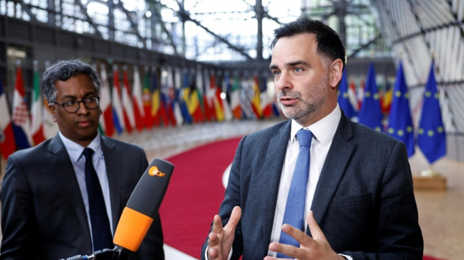 Droits de douane: l'UE veut négocier mais s'impatiente face à Trump