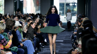 Fashion week de Londres: JW Anderson d&eacute;cline la robe, Erdem le costume androgyne