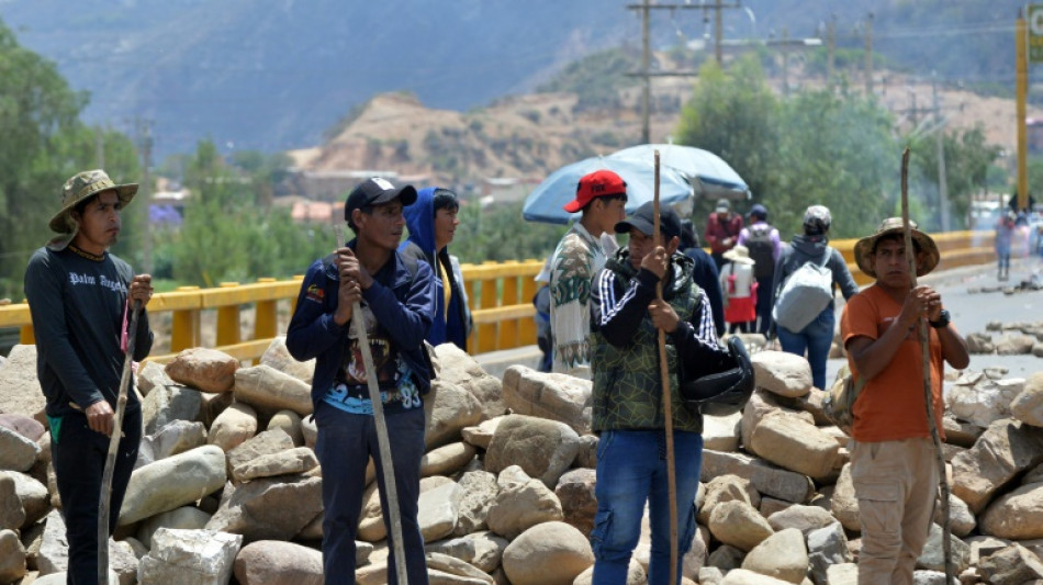 Camponeses pr&oacute;ximos a Evo Morales prometem radicalizar protestos na Bol&iacute;via