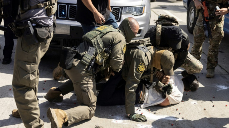 Latinos temen ser víctimas de discriminación en redadas migratorias en California