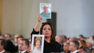 Emoci&oacute;n e insultos en el homenaje a las v&iacute;ctimas de las riadas de hace un a&ntilde;o en Espa&ntilde;a