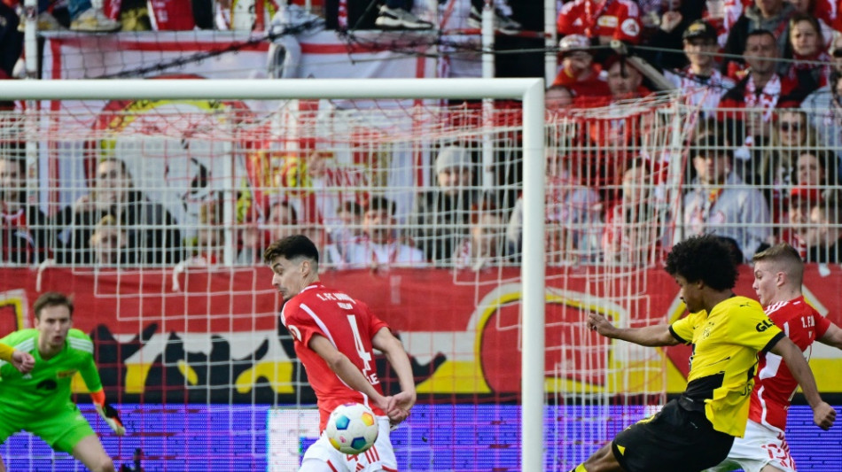 Kunstsch&uuml;tze Adeyemi f&uuml;hrt Dortmund zum Sieg