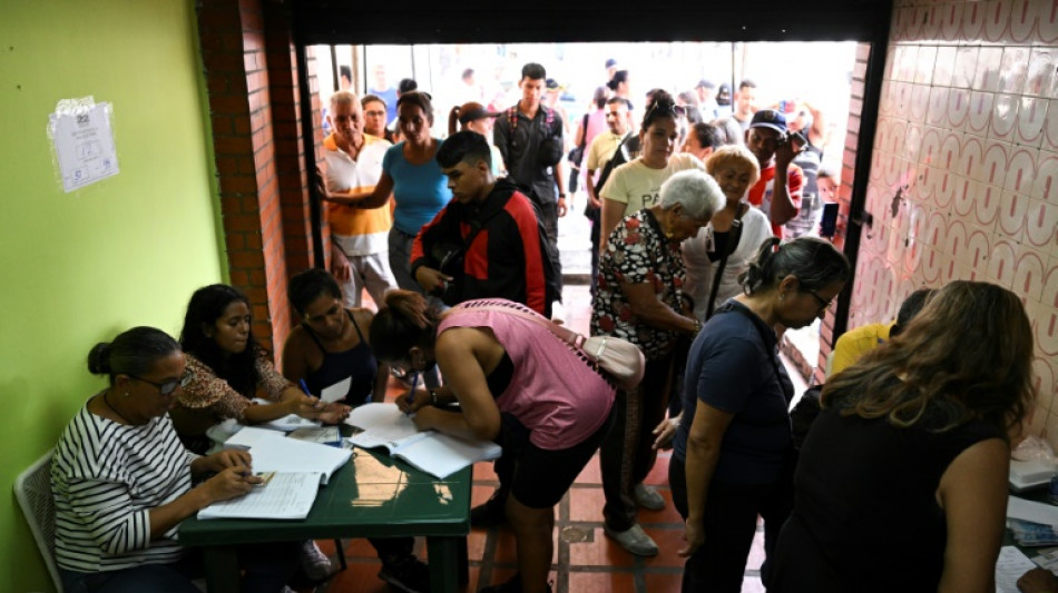 Volunt&aacute;rios de reduto chavista emprestam suas casas para prim&aacute;rias da oposi&ccedil;&atilde;o