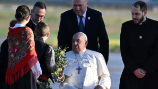 El papa llega a la isla francesa de C&oacute;rcega para una visita hist&oacute;rica