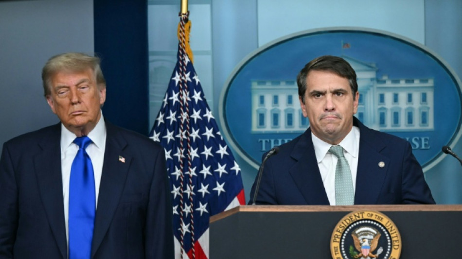 Trump acusa Obama de "traição" em meio a crescente pressão por Epstein