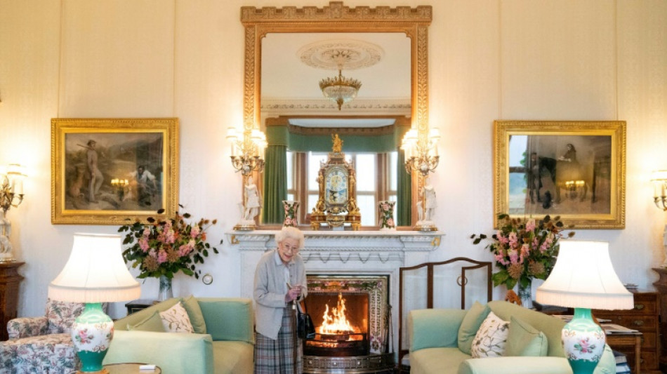 K&ouml;nigin Elizabeth II. verschiebt auf Anraten ihrer &Auml;rzte Beratersitzung