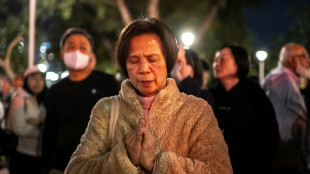 Hong Kong inicia tres días de duelo tras incendio que dejó al menos 128 muertos