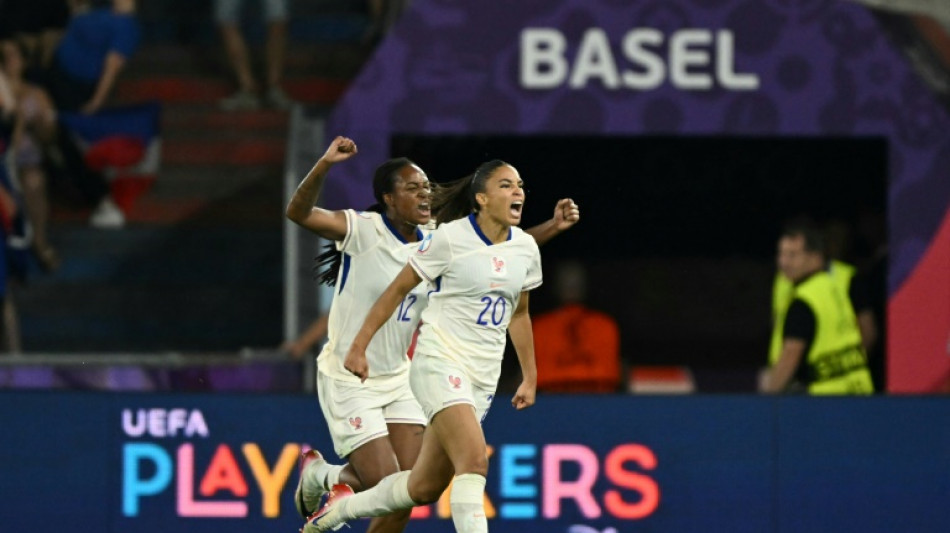 Euro-2025: Cascarino libère les Bleues qui se hissent en quarts