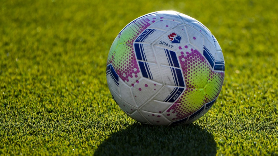Englischer Fu&szlig;ballprofi Daniels mit Coming-Out