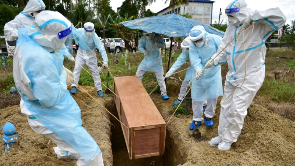 La pand&eacute;mie de Covid avait fait entre 13 et 17 millions de morts &agrave; la fin 2021 (OMS)
