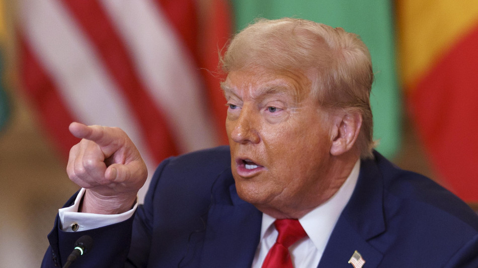 Trump, dall'1/8 dazi al 35% per Canada, oggi la lettera a Ue