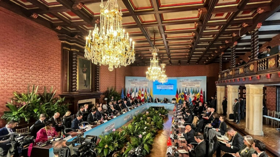 Diplomatas concordam em aliviar san&ccedil;&otilde;es &agrave; Venezuela em troca de compromissos