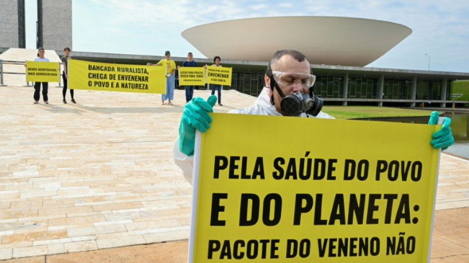 Lula veta se&ccedil;&otilde;es importantes de lei que relaxa regras sobre agrot&oacute;xicos no Brasil