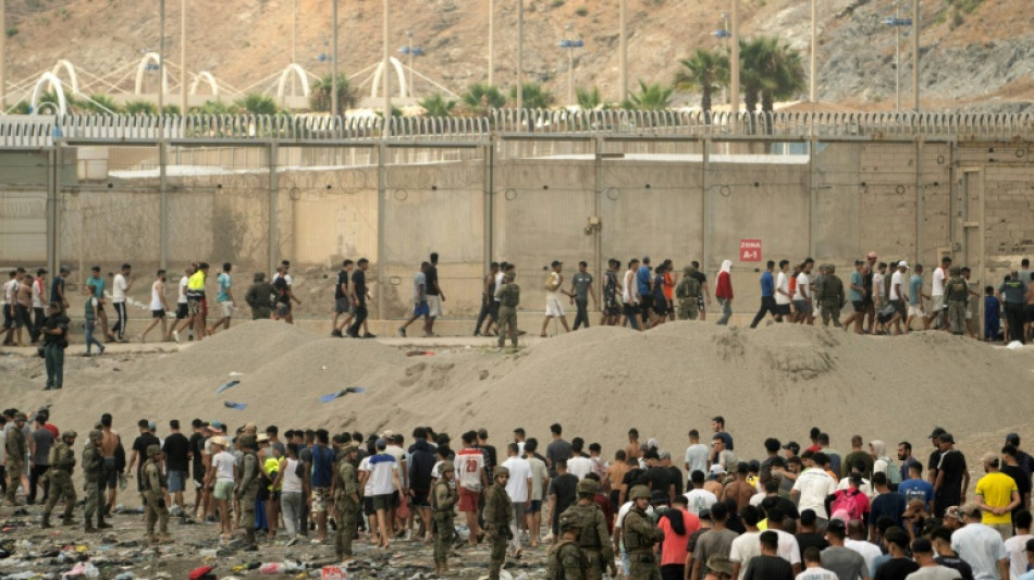 Face &agrave; l'afflux exceptionnel de migrants, magasins ferm&eacute;s et "peur" dans l'enclave de Ceuta