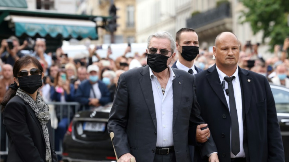 Affaire Delon: Hiromi Rollin porte plainte &agrave; son tour contre les enfants de l'acteur 