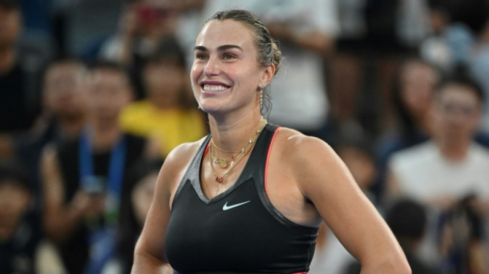 Sabalenka confirma favoritismo contra Paolini e estreia com vitória no WTA Finals
