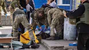 Al menos 35 civiles muertos en bombardeo de estaci&oacute;n de tren en el este de Ucrania