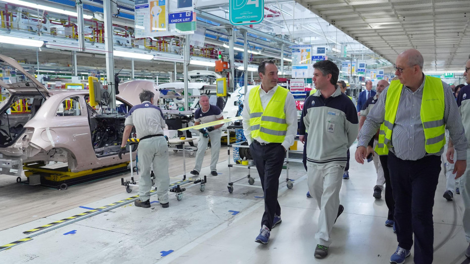 Stellantis interrompe il programma per i veicoli a idrogeno