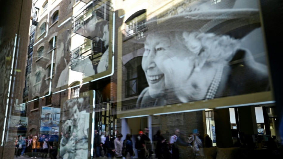 Plus de 24h d'attente pour un dernier salut &agrave; Elizabeth II, Charles III ovationn&eacute; &agrave; Cardiff