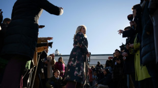 Trump mant&eacute;m ataques a&eacute;reos ao Ir&atilde; como op&ccedil;&atilde;o, diz Casa Branca