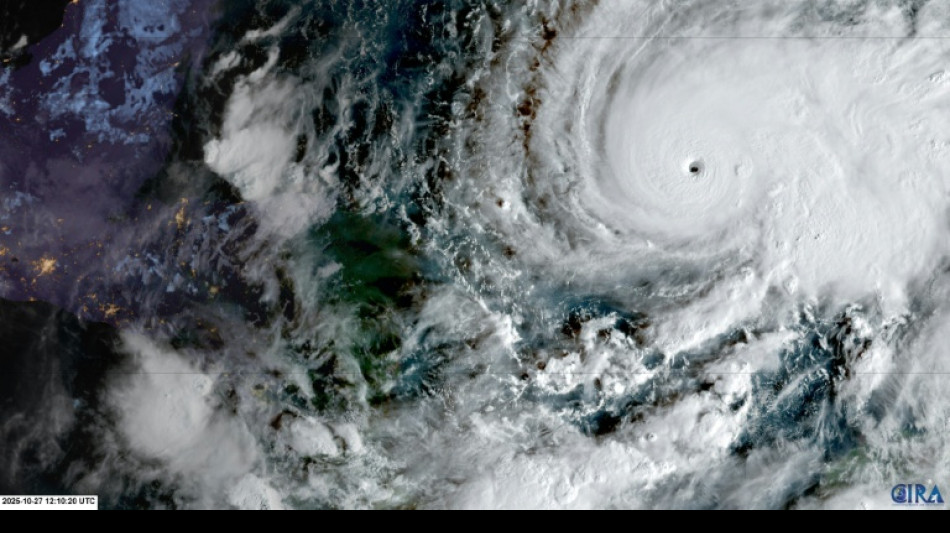 Le très puissant ouragan Melissa s'apprête à frapper la Jamaïque
