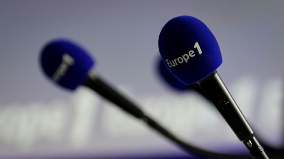 Arnaud Lagard&egrave;re cherche &agrave; rester ma&icirc;tre de ses radios, malgr&eacute; l'OPA de Vivendi