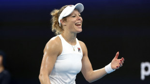 Siegemund h&auml;lt deutsche Fahne hoch - Maria  raus